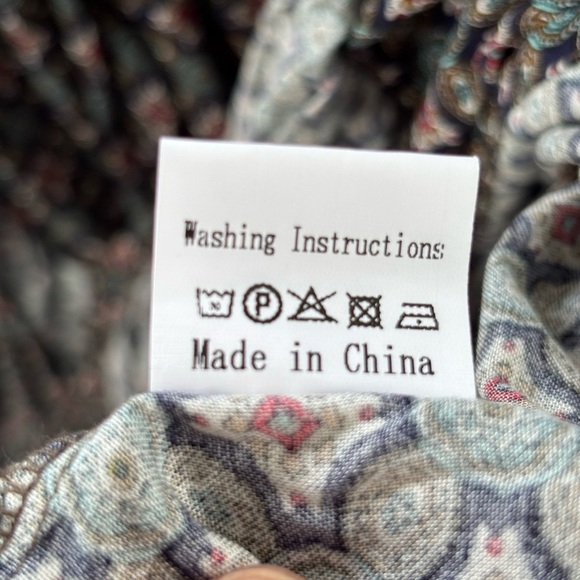 Green and Black Tiered Bustier Sundress with Cuffed Sleeves - Picture 15 of 16